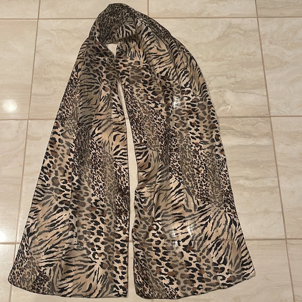 EUC Classic Rectangular Animal Print Scarf
